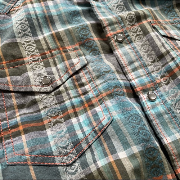 Vintage Red Western Style Short Sleeved Shirt with Pearl Snap Closure - Picture 2 of 11